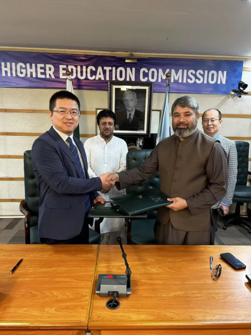 10万台！南宫NG·28(中国)相信品牌力量出海新篇章：机械革命中标巴基斯坦总理青年计划笔记本电脑项目